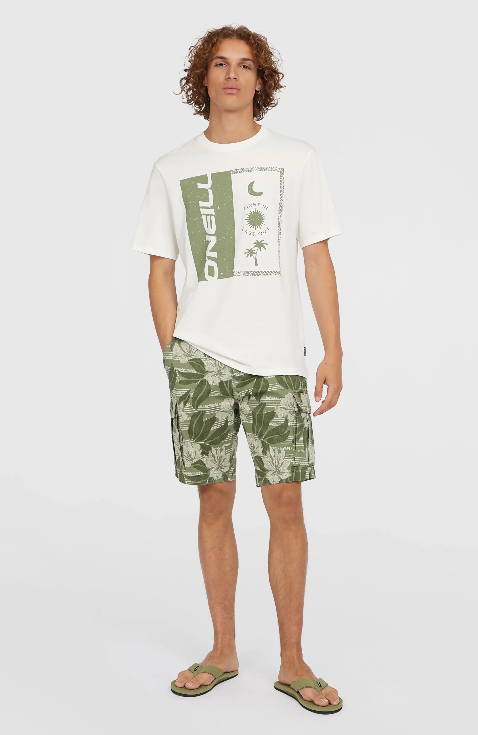 Essentials cargoshort | Green Tonal Dusty Flower